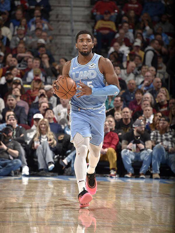 CBA季后赛赛程吃紧，圣安东尼奥马刺赛前回应争议，目标明确，团队化学反应显著的简单介绍